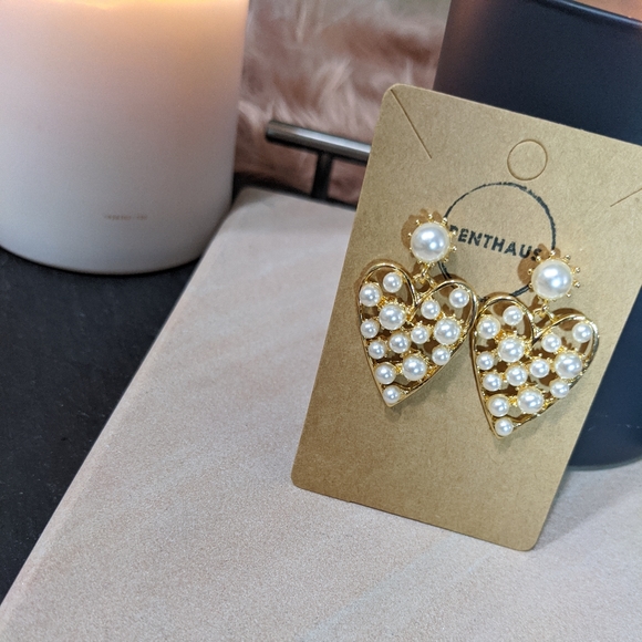 Pearl Heart Earrings - Picture 1 of 1